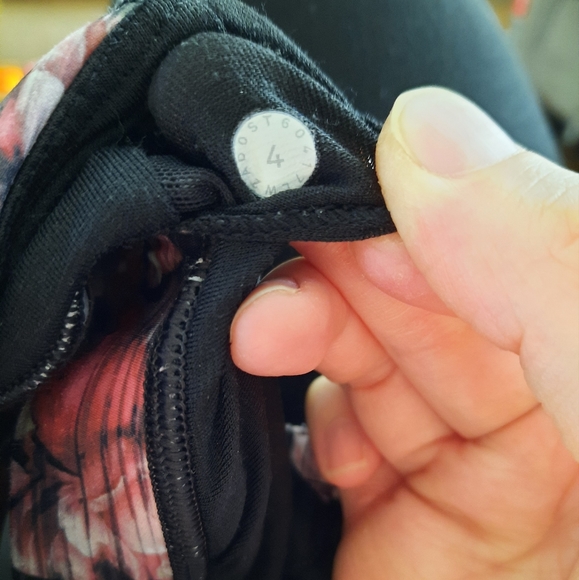 Lululemon Energy Bra Nulux, Peony, Size 4 - Picture 8 of 8